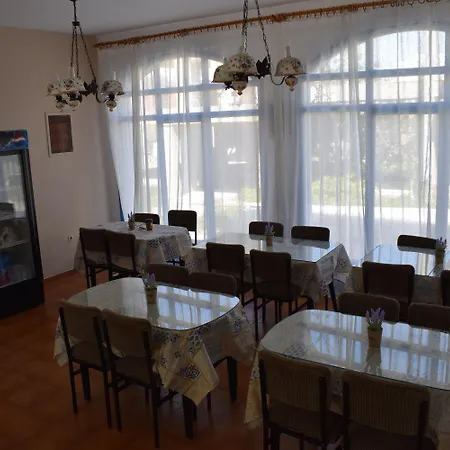 Aratos Parikia (Paros)