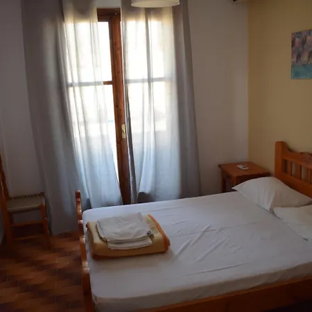 Hotel Aratos Parikia (Paros)