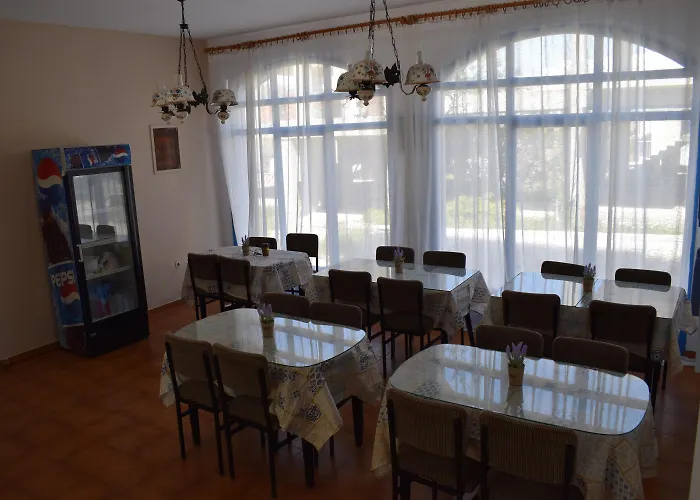 Aratos Parikia (Paros)