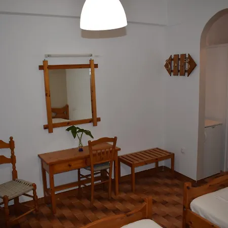 Aratos Hotell 2*